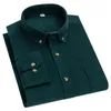 MENS Ultra-Fine Corduroy skjorta Casual Long Sleeved Mens Cotton Bekväm mjuk knapp krage brun skjorta 240302