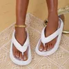 Hausschuhe EVA Tanga Plattform Flip-Flops für Frauen Sommer 2023 Clip Toe Weiche Sohle Cloud Hausschuhe Frau Dicke Unterseite Rutschfeste Strandsandalen T240302