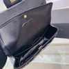 Sac de créateur de luxe pour femmes Sac CF en cuir véritable Sac à bandoulière avec chaîne en métal Sac à main de mode Sac matelassé de grande capacité Modèle à carreaux de diamant classique Flip Épaule