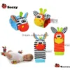 Grzechotki telefoniczne 100pclot Baby Rattle Toys Sozy Garden Bug Bug nadgarstka i stopy stopy 4 styl 2PC