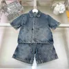 Marka Bebek Denim İki Parçalı Set Yaz Çocuk Trailtsits Boyut 100-160 Logo Jacquard Boys Kısa Kollu Gömlek ve Şort 24Feb20