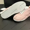 24SS Women Sneakers Obcasy platformowe buty sukienne buty klasyczne koronkowe koronki, swobodny but pikowane buty do biegania trener oddychający różowe zielone buty sportowe