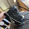 Women Designer Lovely Phone Holder Bucket Bag 12x18cm Guldmynt Charm Letters Hårdvara quiltad läder Matelasse Chain 4 Colors Shoulder Cross Body Handbag Purse