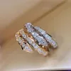 2024 anillo de diseñador para mujer anillo de nudo de cuerda de lujo con diamantes anillos de moda para mujeres joyería clásica chapado en oro de 18 quilates boda rosa