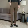 Pantaloni da uomo pantaloni da abito a righe 2023 autunno nuovo stile britannico pantaloni strutturati colorati pantaloni slim fit pantaloni solidi abbigliamento casual da uomo