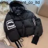 New 24SS Designer Down Jacket Down Winter Women Women Flocking Jackets Coat Bordado C Capóis de lapela zíper casual curto pequeno Parka Down Jacket