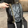 24c 19 Serisi Sırt Çantası Moda Kadın Omuz Çantası 21cm Deri Elmas Donanım Metal Tokalı Lüks El çantası Matelasse Zincir Crossbody Çanta Makyaj Çantaları Çanta