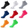 Chaussettes pour hommes en cours d'exécution courtes conception de sport coloré voyage décontracté cheville Compression mâle 8 couleurs