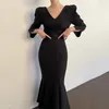 カジュアルなドレスエレガントな気質ベスティドス女性2024春のVネックウエストスリムなソリッドカラー長袖ボディーコンフィッシュテイルドレス