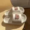 Slippers Vrouwen Mannen Badkamer Zomer Outdoor Strand Sandalen Koppels Cartoon Leuke Slides Home Zachte Dikke Zool Slippers Doucheschoenen