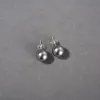 Nowe modne naśladowanie kolczyki z wysokiej klasy niszą retro szare kolczyki perłowe S925 Srebrne igły kolczyki okrągłe kulki minimalistyczne kolczyki