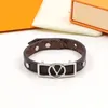 Faux läder klockband bälte armband guld silver pläterad brev armband kedja lyx varumärke designer kvinnor män armband manschett mode smycken tillbehör