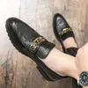 Sapatos de casamento para homens mocassins preto marrom deslizamento dedo do pé redondo sapatos masculinos fivela de metal tamanho de negócios 38-45