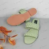 Sandals Z Slippers Women 2024 OuDside Wear Slides Slides Designer Shoes for Weaving Weaving Grand على طراز الكعب المسطح الصندل الأسود الأصفر T240302