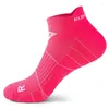 Chaussettes pour hommes en cours d'exécution courtes conception de sport coloré voyage décontracté cheville Compression mâle 8 couleurs