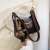 Pętla designerska torby rogaliki ramię hobo torebka torebka półksiężyca torebka torebka crossbody metalowa kolekcja łańcucha