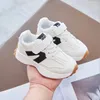 Lente en herfst kindersportschoenen met kleine taille Jongens sportschoenen meisjes casual mode kinderschoenen 240220