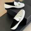 Scarpe con tacco basso da donna di design di alta qualità: calzature eleganti e comode, perfette per l'eleganza di tutti i giorni