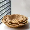 Set di stoviglie Vassoio da portata intrecciato in rattan Piatto fatto a mano a forma di fiore Vassoi decorativi in vimini Ciotole rotonde Boho Cesto di frutta