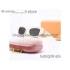 Solglasögon 60Sunglasses Miu Trendy Vintage Womens Outdoor T1687 Special Tourist Street Pography Drop Delivery DHPO4