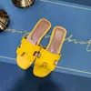 مصمم نسائي Slippers Sandals Beach Classic Flat Flat Summer Fashion Fashion Cartoon Big Head Rubber Flip Flops Leather Slippers Sexy Sandals Size 35-42 with Box