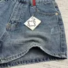 Jeans pour femmes Designer 24 Printemps / Été Nouveau sac à dos Rouge Brodé Contraste Étiquette en cuir Taille haute Denim Shorts pour femmes VCW6