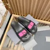 Frete grátis piscina slides chinelos para homens mulheres moda elegante designer slides sliders triplo preto branco cinza apartamentos sandálias de borracha sandálias verão praia sapatos