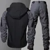 Conjuntos de jaqueta tática à prova d'água Homens Terno de treinamento de combate ao ar livre Soft Shell Work Wear SWAT Exército Jaquetas com capuz Calças 2 Pcs Set 240220