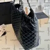 Women vintage projektant hobo totes xxl torebki pod pachami srebrny metalowy łańcuch sprzętowy na ramię czarne torebki duże pojemność trendy zewnętrzne kieszonka lotniska 46x30 cm