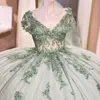 Jasnozielona błyszcząca suknia balowa z ramion sukienki Quinceanera aplikacje koronkowe koraliki Tull gorset vestidos de 15 anos