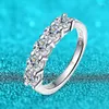 Anneaux de cluster Couleur blanche 4mm Moissanite Bague pour femmes 1.5CT Pierre Match Diamant Mariage Band Mariée S925 Sterling Argent GRA