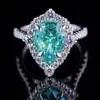 2024 Handgjorda bröllopsringar Lyxiga smycken 925 Sterling Silver Pear Cut Water Drop Emerald Cz Diamond Gemstones Party Women Bridal Ring for Lover Gift