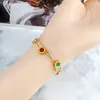 Braccialetti con ciondoli Bracciale placcato oro 18 carati Bracciale da donna a doppio strato Numeri romani Conchiglia colorata Acciaio al titanio per le donne Gioielli a mano Regalo Matrimonio