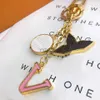 Keychains Luxury Designer Fashion Brand Buckle Letter Design Handmade Keychains Mens Womens Pendant High Quality Gift QQ 240303