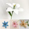 Flores decorativas Ramo de lirios de ganchillo tejido a mano Color vibrante Sin decoloración Realista Tejido a mano DIY Artesanía Regalos de flores Boda en el hogar