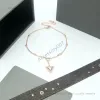 gioielli firmati La cavigliera con ciondolo con temperamento color argento alla moda con diamanti leggeri da donna è un regalo di alta gioielleria per i gioielli di tua moglie