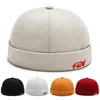 Bollmössor Vinter Men Docker Cap Streetwear Hip Hop Hat Solid Color Beanie Hats Kvinnor Brimfri Skullcap Retro broderi hyresvärd