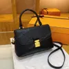 2024 Fashion Luxury Brand Madeleine BB Shoudler Bag Women Crossbody Designer Handväska Damer Purse präglade bokstäver S-Lock Borttagbar axelband