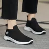 Chaussures de baskets Running Mesh Breathable Men Outdoor Classic Black blanc Soft Jogging Walking Tennis Shoe Calzado Gai 0013 166