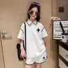 Kledingsets Meisjes Korea Pak 2024 Zomer Kleding Junior Kid's Fashion Revers Top Korte T-shirt Casual Shorts 2 Stuks set Trend