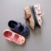 Wersja koreańska sztrukoi kwiatowe buty płótno dziewczyny kwadratowe buty wewnętrzne miękki podeszwy bez poślizgu Baby Casual Shoes Zapatillas 240220