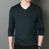 Snygga trendiga bekväma Vneck Mens Tshirts Fashionabla långärmade toppar Cool Ice Silk Slimfit Baseble Base Layer Shirt 240226