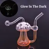 Bong de água de vidro reciclador portátil mais barato que brilha no escuro mão queimador de óleo Bongs Bubbler Water Pipes Dab Rig Ashcatcher Cigarette Charuto Pipe com tigela de óleo de vidro masculino