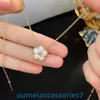 2024 Jewelry Designer Brand Vanl Cleefl V Golden Fan White Fritillaria Plum Blossom Necklace med 18K Rose Gold Plating Lucky Four Leaf Grass Female