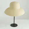 Chapeau de paille rétro Hepburn pour femme, grand bord, vacances, plage, tempérament simple, ins, vent froid, soleil, 240226