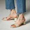 Sapatos de vestido Mulheres Verão Open Toe Meninas Bombas Diárias Elegante Estilo Francês Sandálias Simples Uma Cinta Fivela Feminina