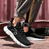 Summer New Sports Men's Running Shoes Popcorn Breathable Flying Woven Mens Shoes Wear-resistant Comfortable Jogging Casual ShoesF6 Black white