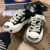 Womens Skateboard Shoes Luxury Designer Leisure Sneakers Lace Up Big Head Platforms Smile Design Casual Couple Elevator 240219