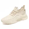 Atletiska skor för män Kvinnor Triple White Black Designer Mens Trainer Sneakers Gai