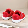 First Walkers Marque Infant Mesh Baskets Chinois Rouge 2024 Chaussures de sport respirantes pour tout-petits garçons filles semelle souple printemps en plein air